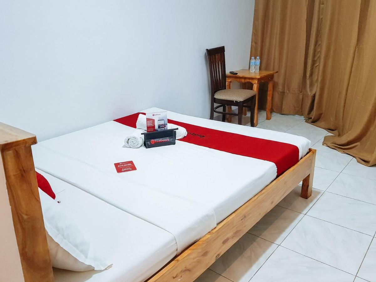 Reddoorz Near Ramiro Community Hospital Hotel Totolan Екстериор снимка