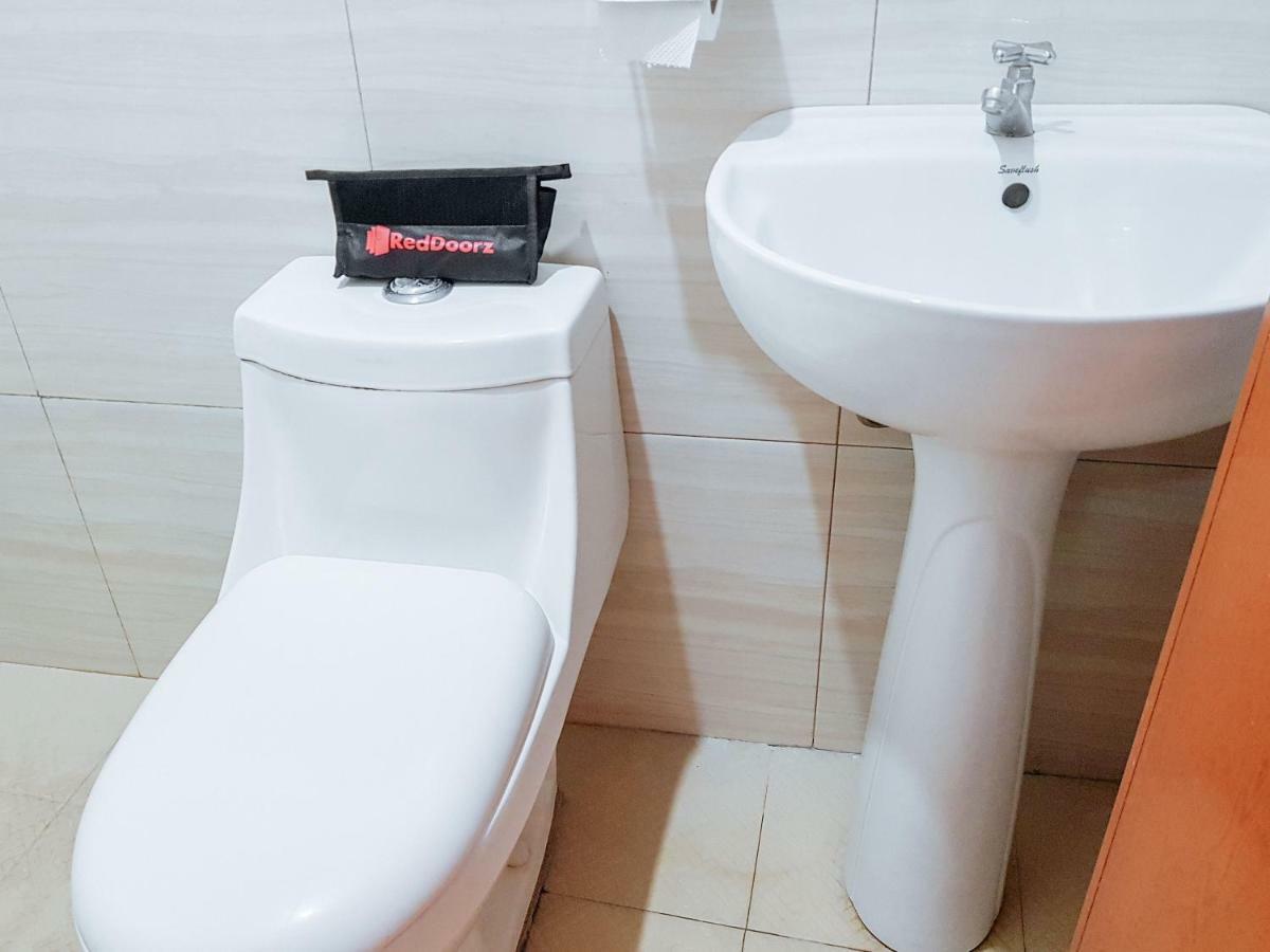 Reddoorz Near Ramiro Community Hospital Hotel Totolan Екстериор снимка