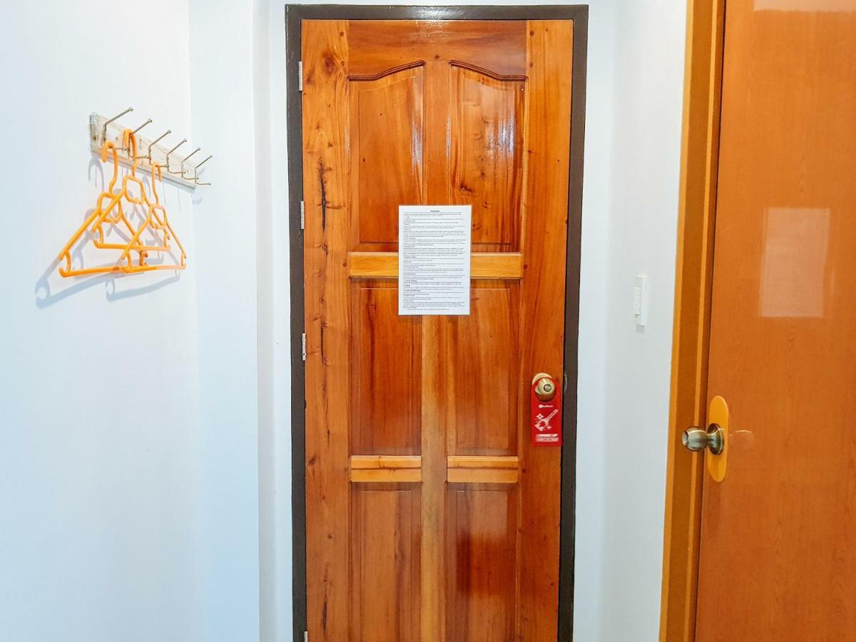 Reddoorz Near Ramiro Community Hospital Hotel Totolan Екстериор снимка