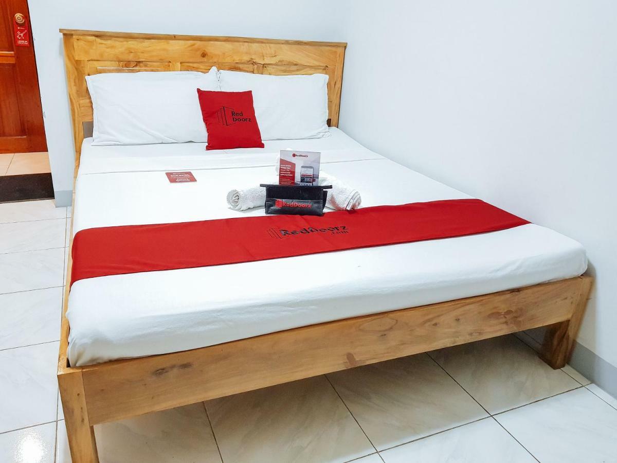 Reddoorz Near Ramiro Community Hospital Hotel Totolan Екстериор снимка